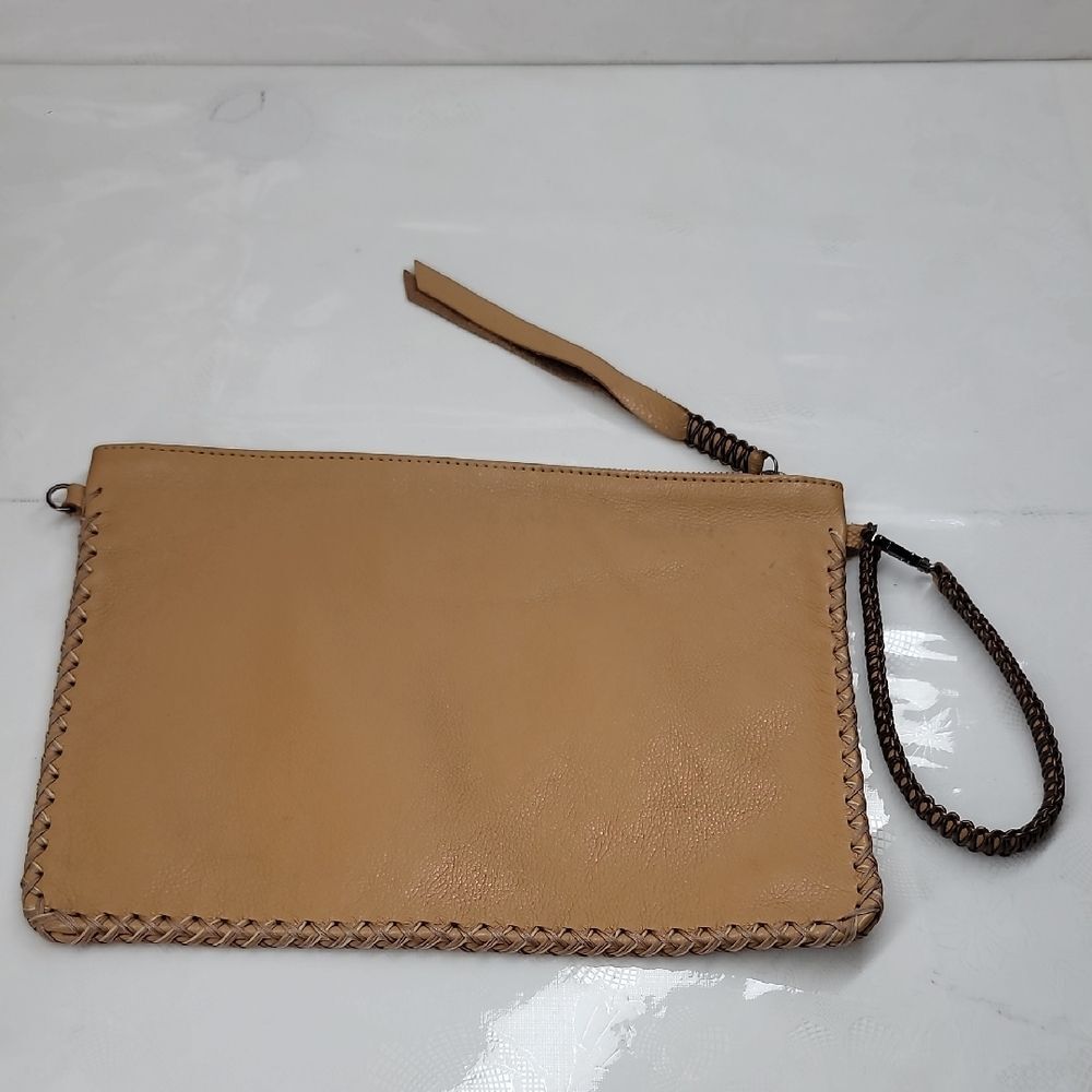 Calista Maxi Pochette In Tan - Picture 2 of 10